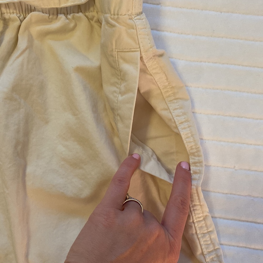 Abercrombie & Fitch Cream High-Waisted Paperbag Shorts - Picture 5 of 9
